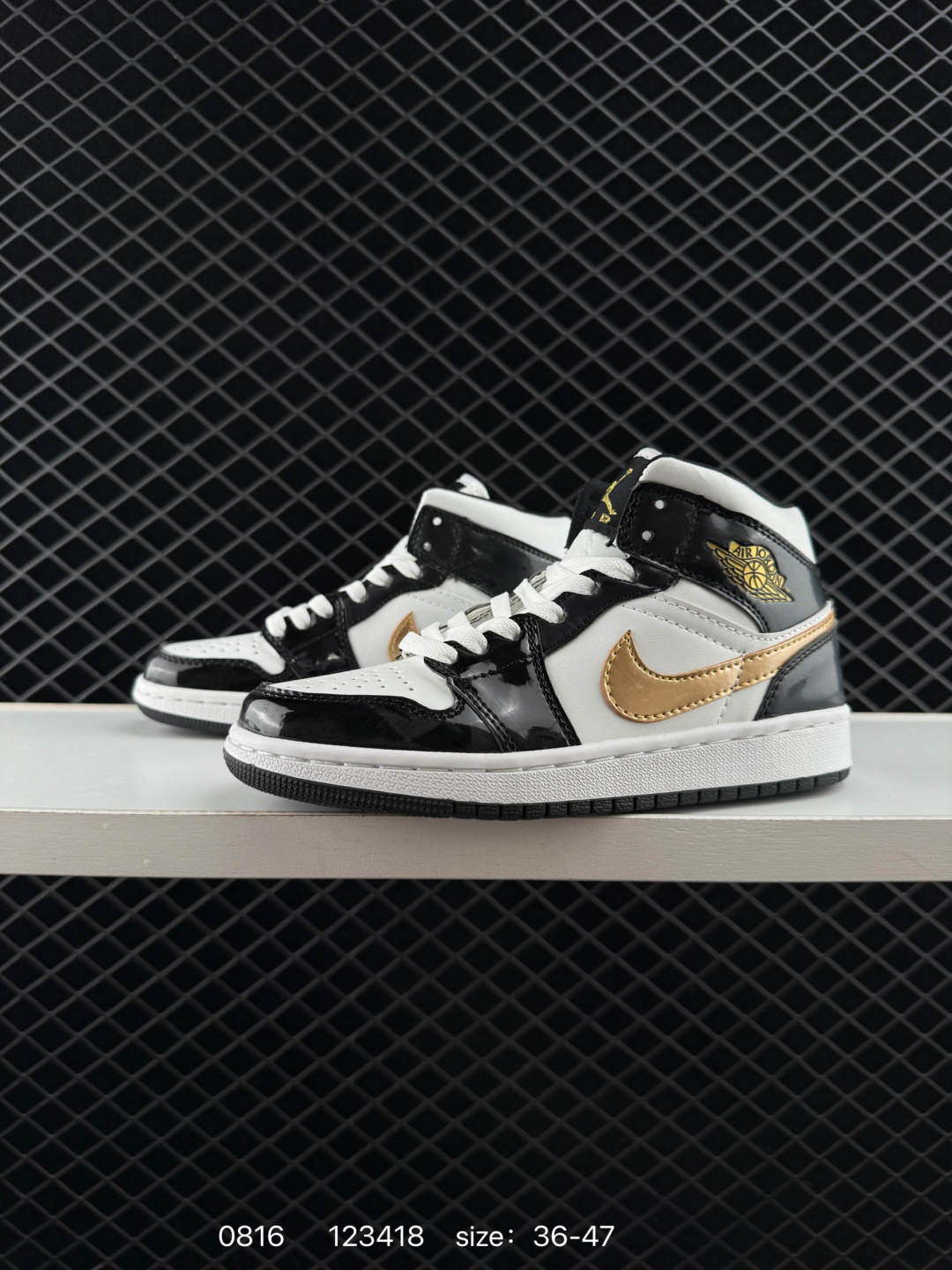 Air Jordan 1 Mid “Bred Toe”